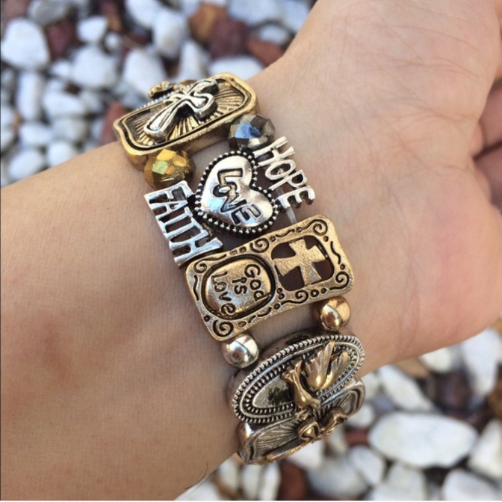 Last 1God is love stretch bracelet - Picture 2 of 4